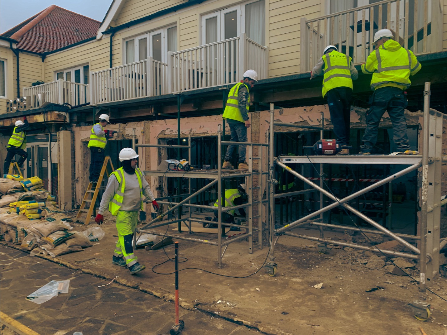 luxury-building-company LUXURY BUILDING COMPANY LONDON